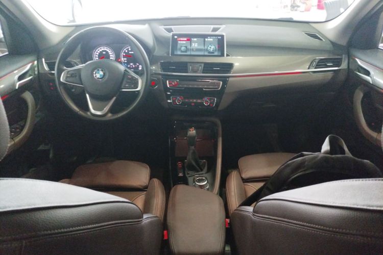 宝马X1 2019款 xDrive20Li 尊享型中控内饰12