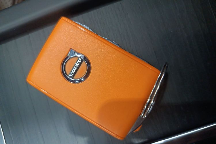 沃尔沃XC90新能源 2022款 改款 E驱混动 T8 智尊豪华版 7座中控内饰11