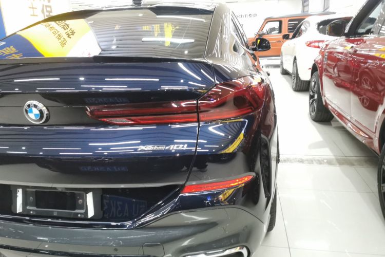 宝马X6 2023款 xDrive40i 尊享型 M运动套装车身外观9