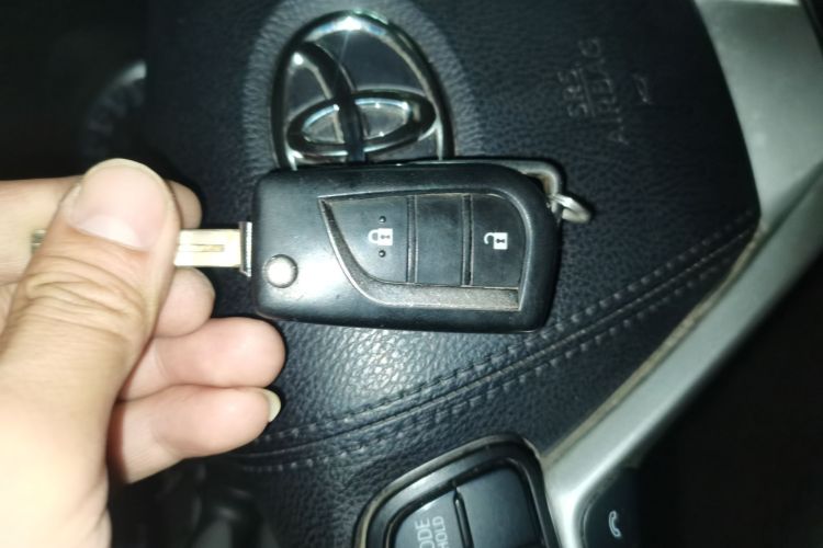 丰田 汉兰达 2021款 2.0T 四驱精英版 7座中控内饰7001