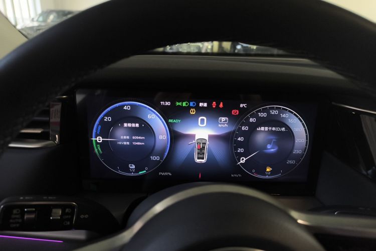 红旗HS7 PHEV 2025款 2.0T PHEV 两驱旗享版 6座中控内饰14