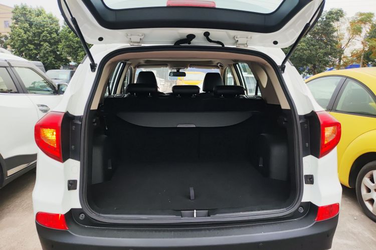 比亚迪 宋 2016款 2.0TID 自动豪华型机舱底盘23