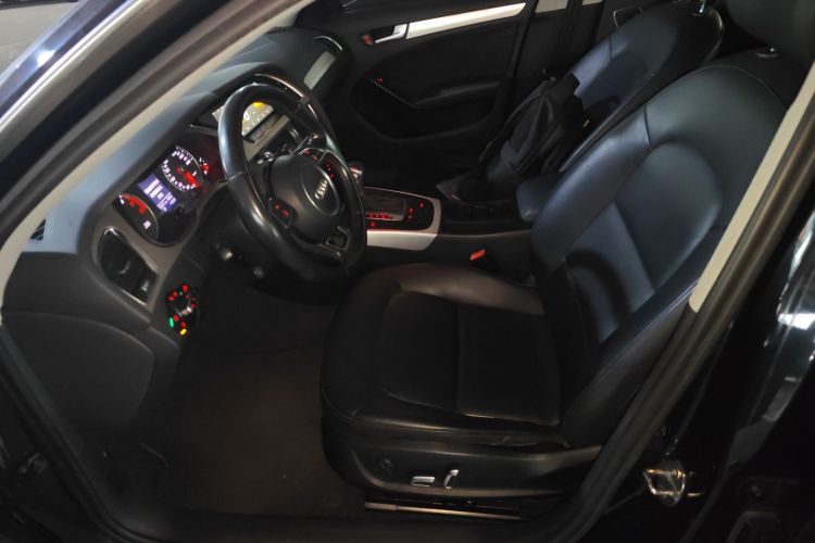 奥迪A4L 2013款 35 TFSI 自动标准型中控内饰19