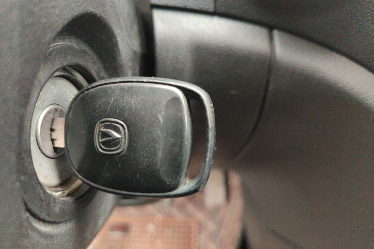 长安CS35 2016款 1.6L 手动豪华型 国V中控内饰11