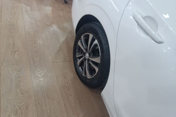 长安 逸动 2022款 PLUS 蓝鲸NE 1.4T GDI DCT尊贵版车身外观6008