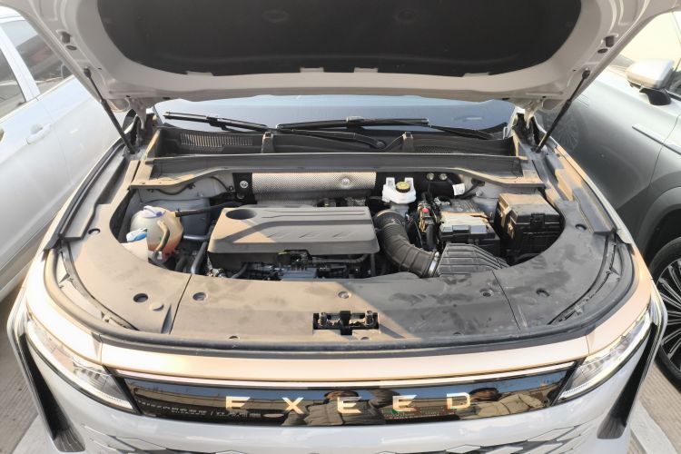 星途瑶光 2023款 400T 四驱奢享版机舱底盘24