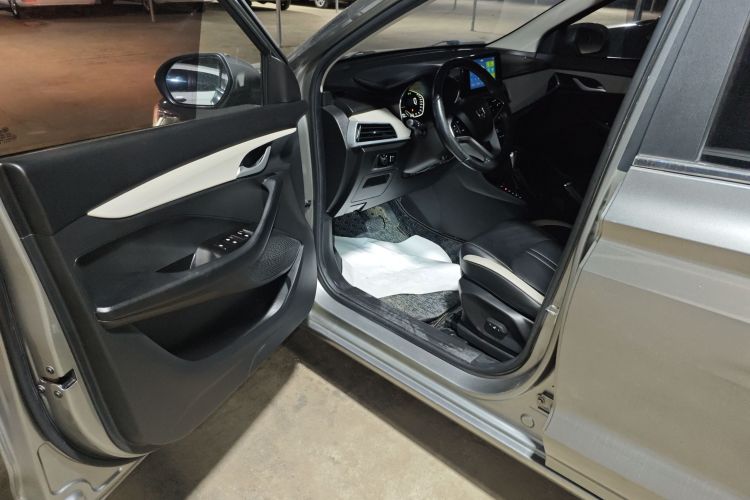 宝骏360 2019款 1.5L CVT豪华型 国VI中控内饰20