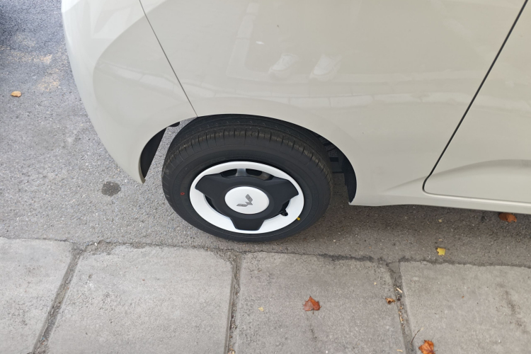 五菱汽车 宏光MINIEV 2024款 第三代 215km 青春版车身外观6008