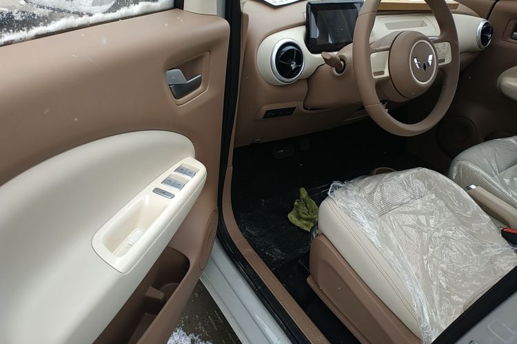 五菱汽车 宏光MINIEV 2025款 四门版 进阶款中控内饰7003