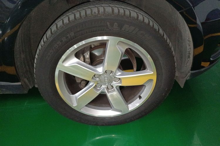 奥迪Q5 2016款 40 TFSI 技术型车身外观10