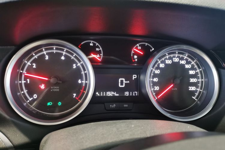 标致408 2019款 360THP 自动豪华版 国VI中控内饰14