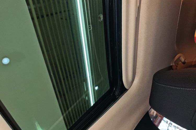 丰田 卡罗拉 2021款 双擎 1.8L E-CVT精英版中控内饰22