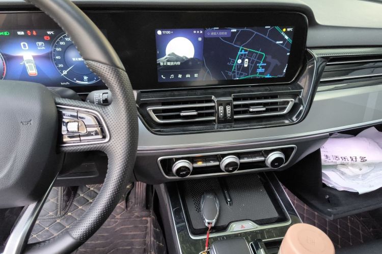 红旗HS5 2023款 2.0T 旗享Pro版中控内饰16