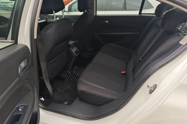 标致408 2014款 1.8L 自动豪华版中控内饰21