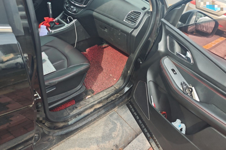 宝骏560 2015款 1.8L 手动豪华型局部细节9005