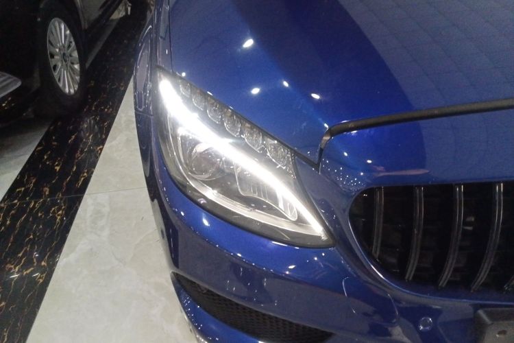 奔驰C级(进口) 2018款 C 200 轿跑车车身外观8