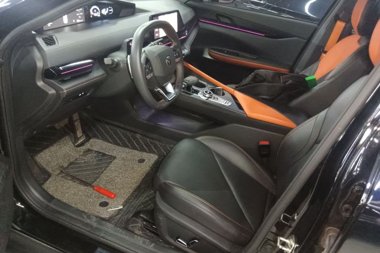 长安UNI-V 2023款 1.5T 尊贵型局部细节19