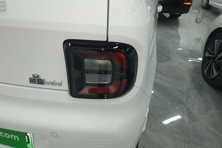 吉利银河 2024款 熊猫mini 200km 耐力熊车身外观9