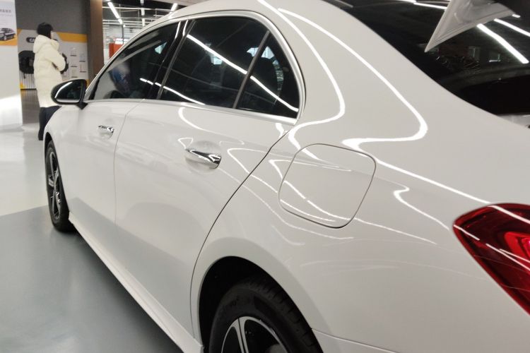 奔驰A级 2024款 改款 A 200 L 时尚型车身外观4