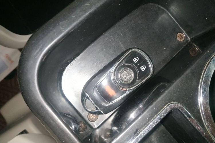 别克GL8 2017款 ES 28T 舒适型 国V中控内饰7001