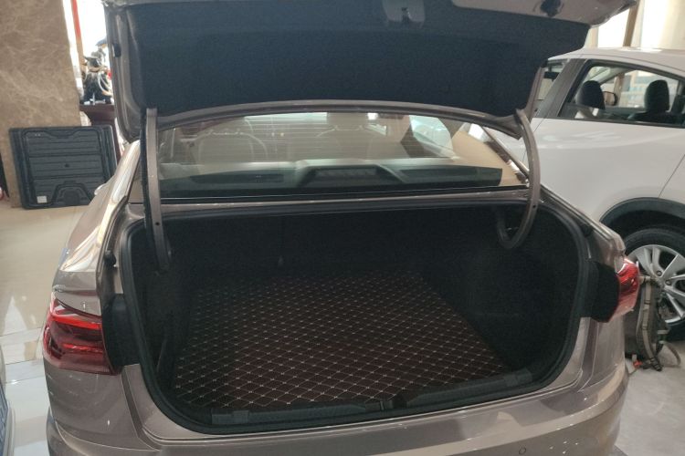 大众 宝来 2021款 1.5L 手动时尚智联版机舱底盘23