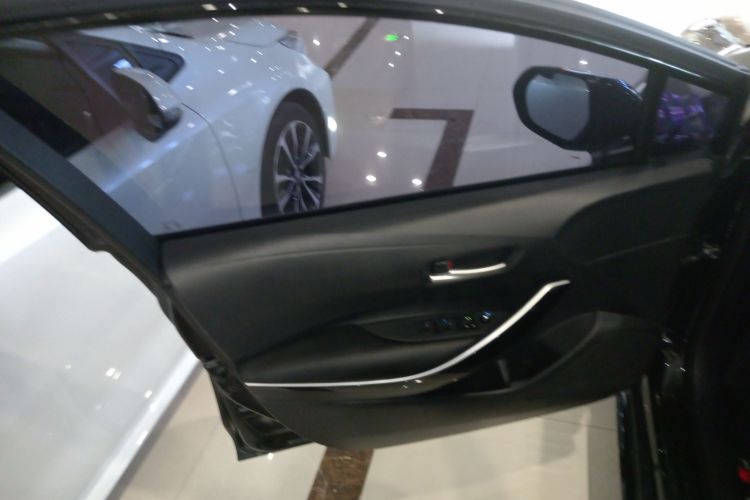 丰田 雷凌 2021款 双擎 1.8H E-CVT豪华版中控内饰47