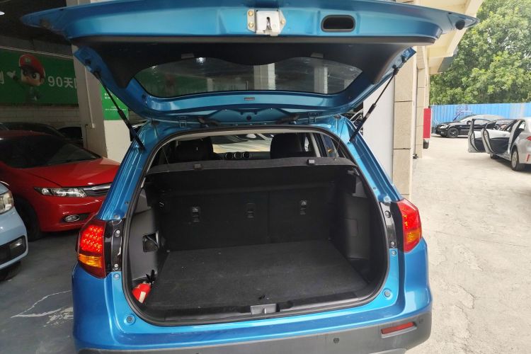 铃木 维特拉 2016款 1.4T 自动两驱精英型机舱底盘23