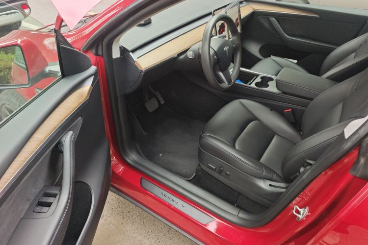 特斯拉 Model Y 2021款 长续航全轮驱动版中控内饰7003