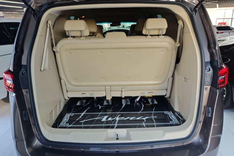 别克GL8 2023款 改款 陆上公务舱 豪华型机舱底盘23