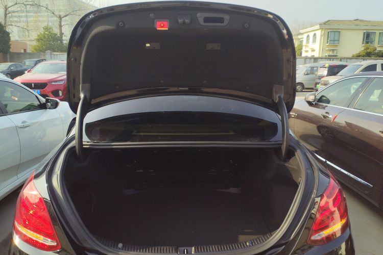 奔驰C级 2017款 C 180 L 运动版机舱底盘23