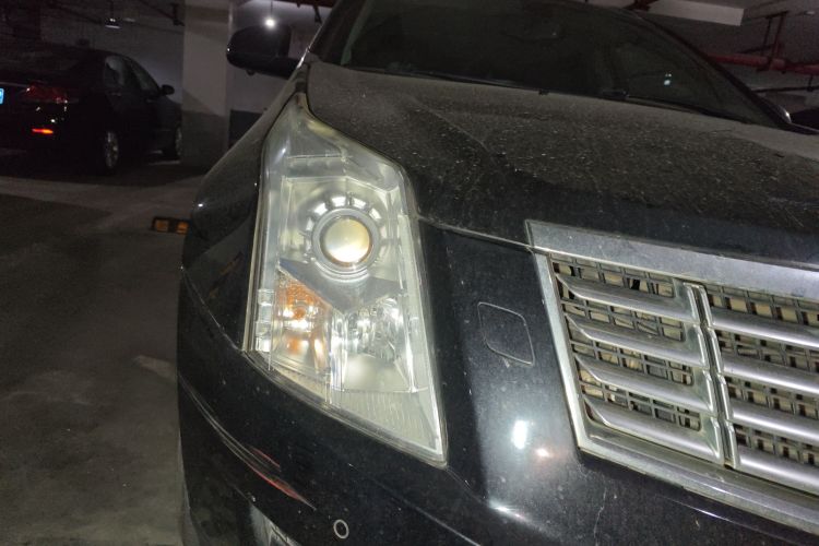 凯迪拉克SRX 2015款 3.0L 精英型车身外观8