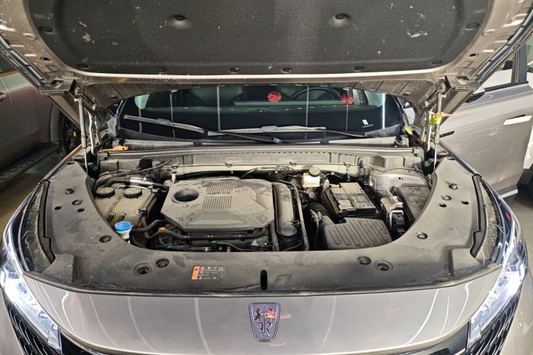 荣威RX5 2023款 1.5T 优越版机舱底盘24