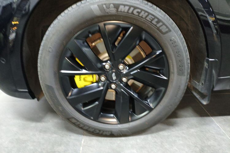 理想汽车 理想L8 2023款 Air车身外观6007