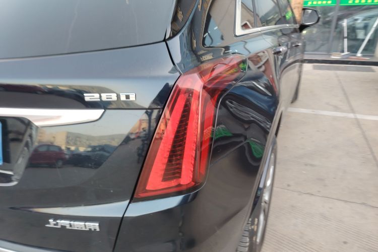 凯迪拉克XT5 2020款 28T 豪华型车身外观9