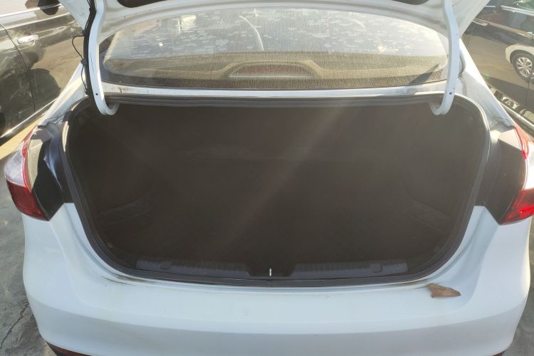 起亚K3 2016款 1.6L 手动GL机舱底盘23