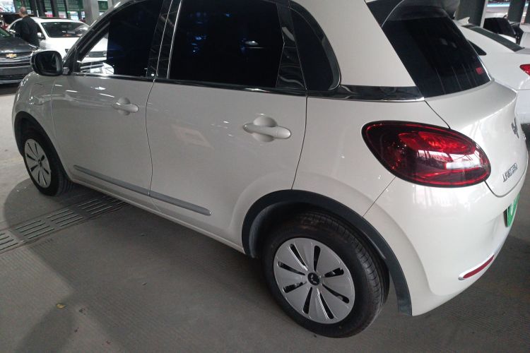 五菱汽车 五菱缤果 2024款 203km 轻享款车身外观6003