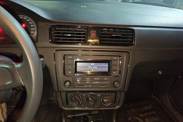 大众 桑塔纳 2021款 1.5L 手动风尚版中控内饰16