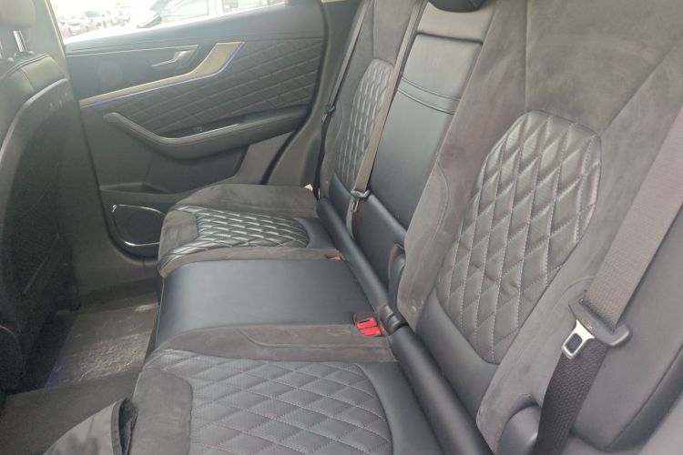 红旗HS5 2019款 2.0T 智联旗享版中控内饰21