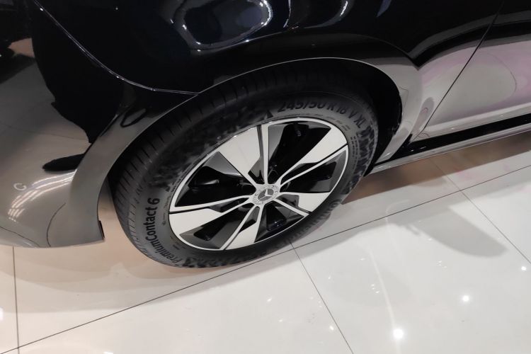 奔驰V级 2022款 V 260 尊贵版车身外观6007