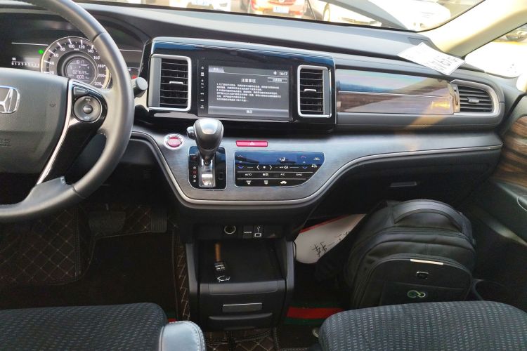 本田 艾力绅 2016款 2.4L 舒适版中控内饰16