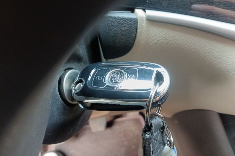 别克 威朗 2015款 三厢 15S 手动进取型中控内饰7001