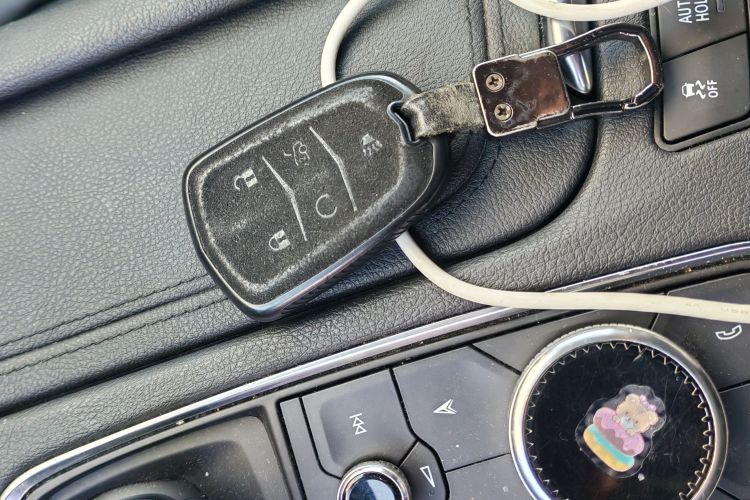 凯迪拉克XT5 2020款 改款 28T 豪华型中控内饰11