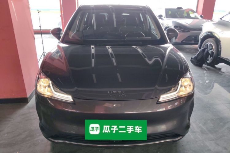 哪吒汽车 哪吒V 2022款 潮 300 Lite 磷酸铁锂车身外观6001