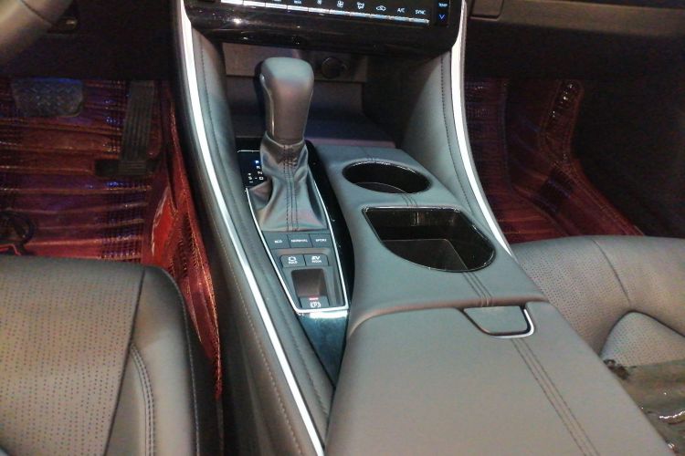 丰田 亚洲龙 2023款 双擎 2.5L 豪华版局部细节18