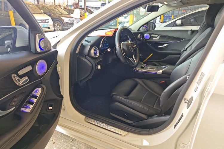 奔驰C级(进口) 2020款 改款 C 260 旅行轿车中控内饰7003