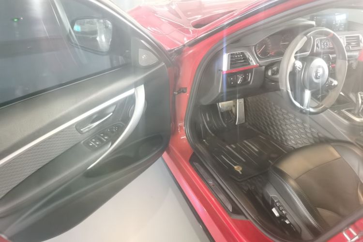 宝马3系 2018款 320i M运动曜夜版中控内饰20