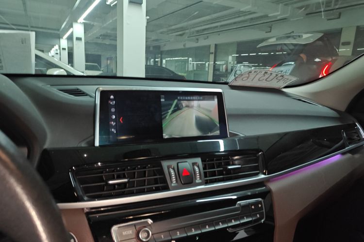 宝马X2 2020款 sDrive20i M越野套装中控内饰16