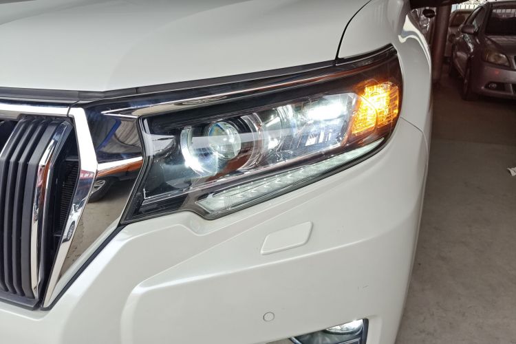 丰田 普拉多 2018款 3.5L 自动TX-L局部细节36