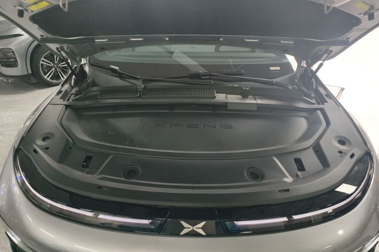 小鹏G6 2023款 580 长续航 Max机舱底盘24