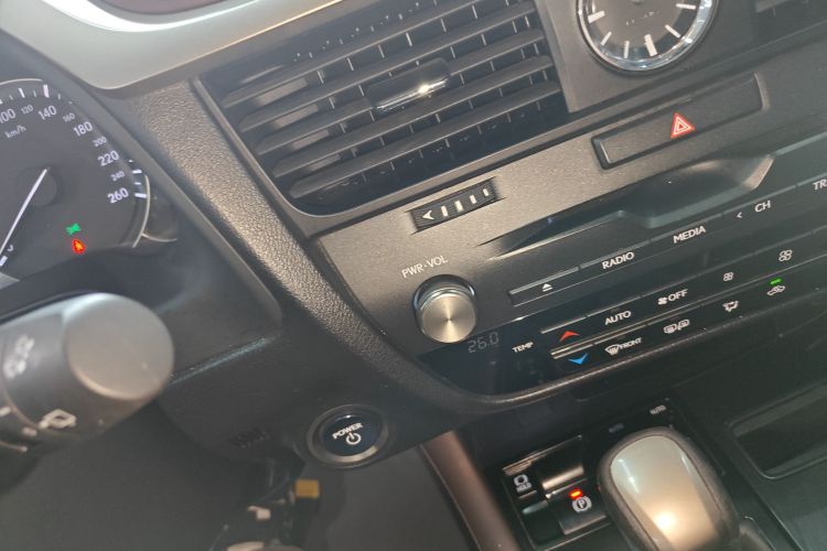 雷克萨斯RX 2020款 改款 450h 四驱典雅版中控内饰11